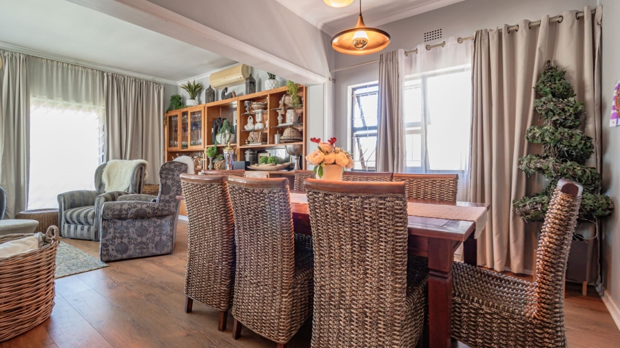 4 Bedroom Property for Sale in Gustrouw Western Cape